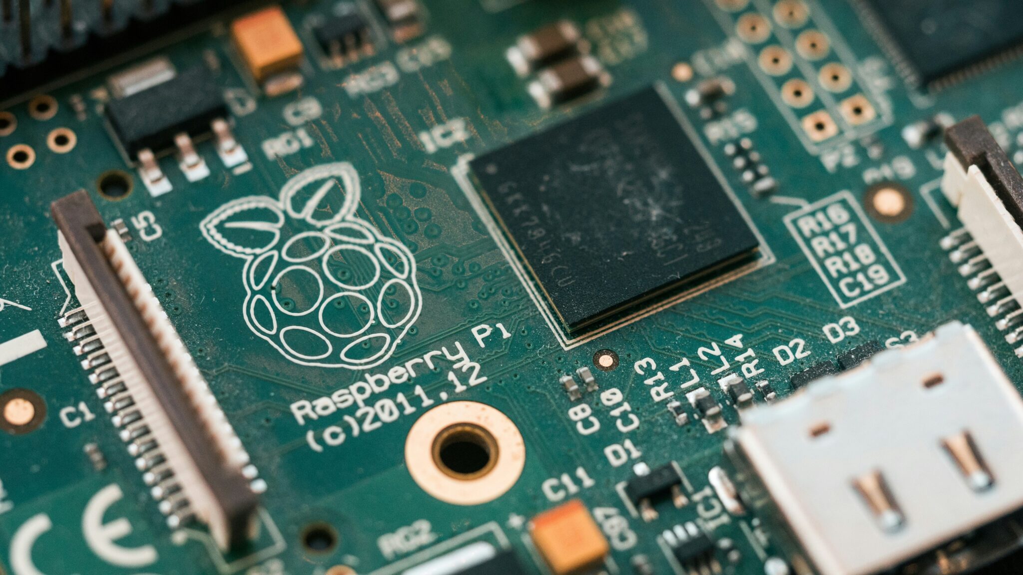 Giao thức SDIO (Secure Digital Input Output) Là Gì? – Chipstack